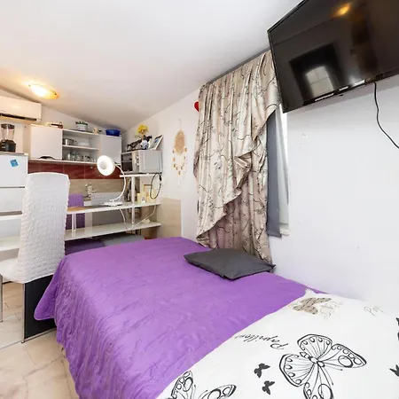 Awesome In With Kitchen Apartment *