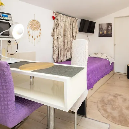Apartmán Lovely Apartment In Split With Wifi