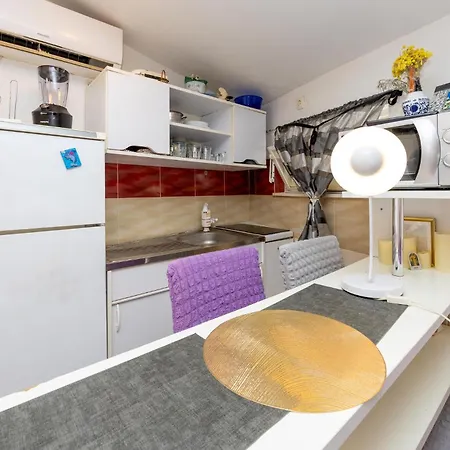 Awesome In With Kitchen Apartment *