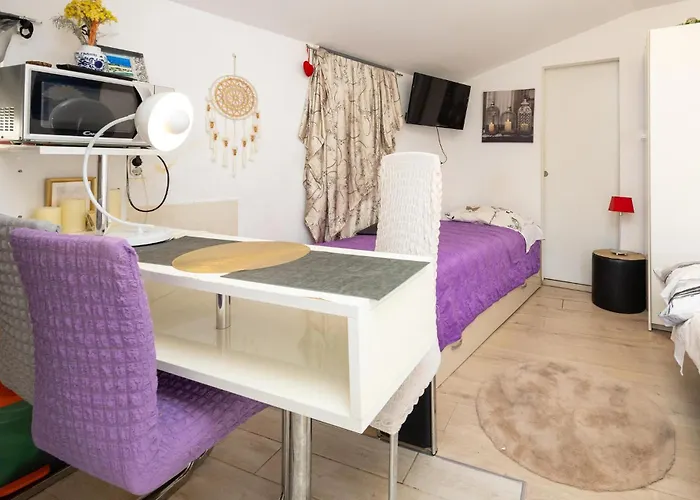 Apartament Awesome In With Wifi